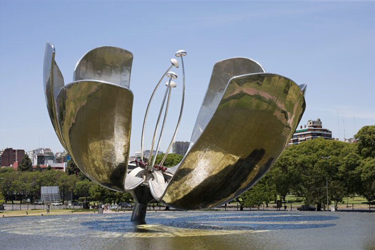 Flower sculpture in buenos aires